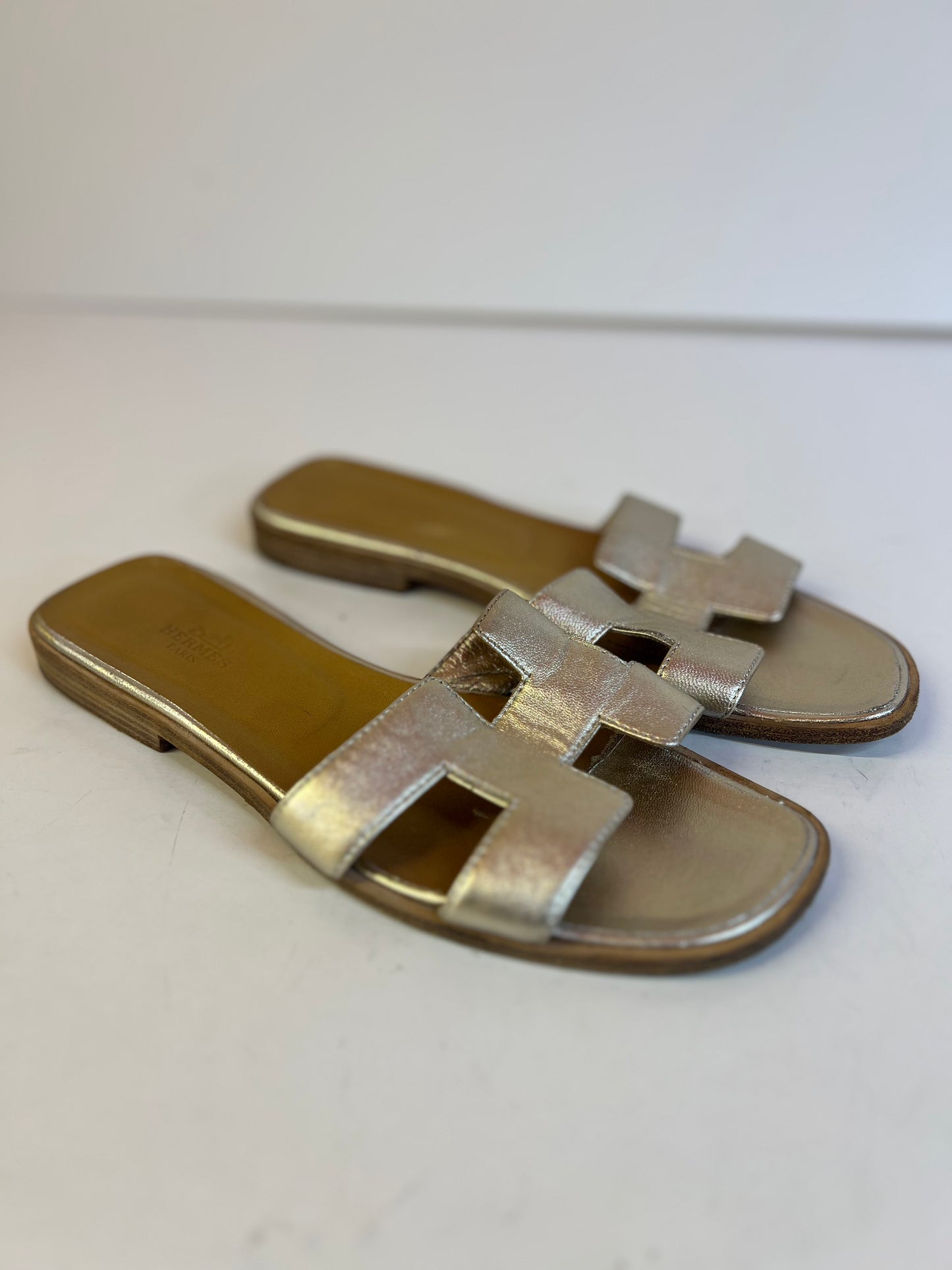 Oran light gold metallic sandals