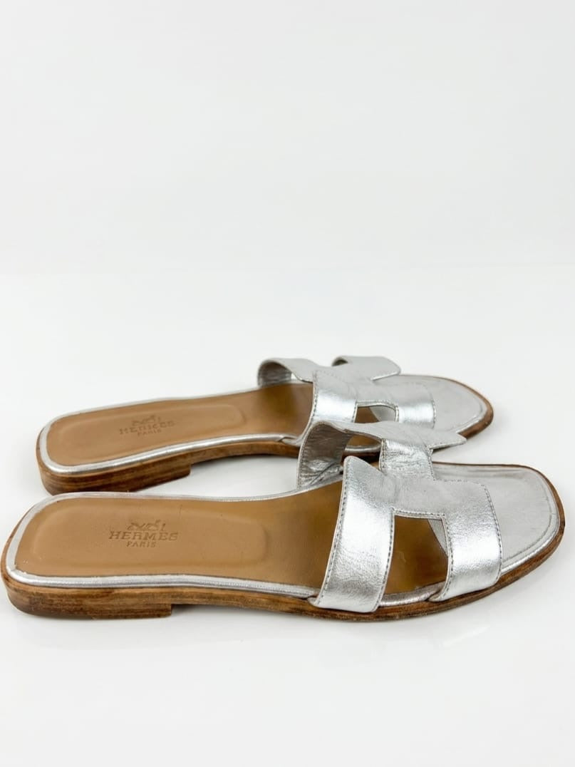 Oran Sandals in metallic silver leather